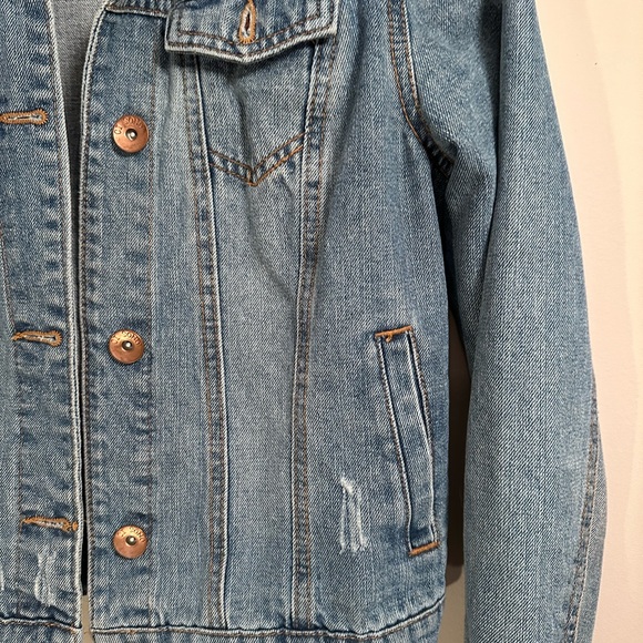 SOLD Ladies Distressed Jean Jacket - Picture 9 of 10